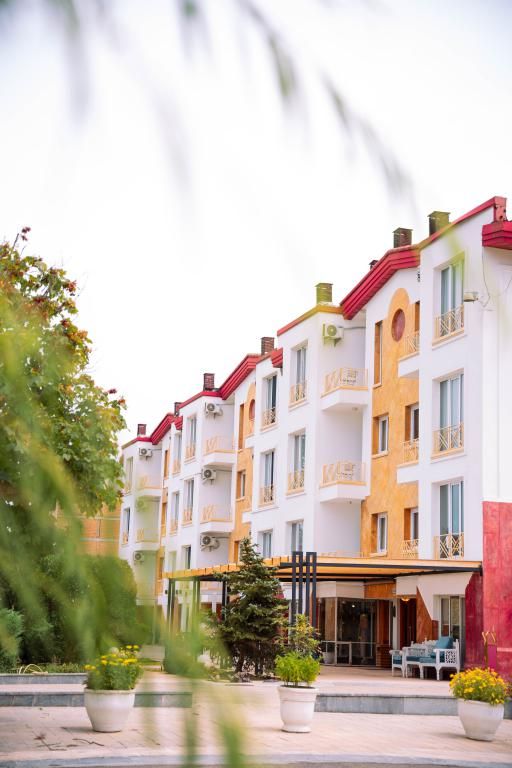 https://www.morvaridhotel.ir/morvarid/medias/room/medium/113/dsc02217-2048x1365.jpg