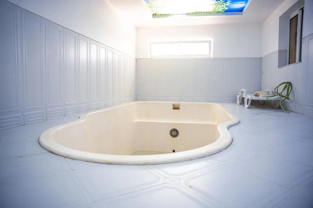 https://www.morvaridhotel.ir/morvarid/medias/room/medium/125/85052-2048x1365.jpg